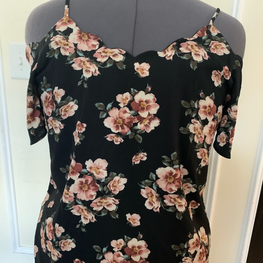 Black Floral Off the Shoulder Top - Picture 2 of 6